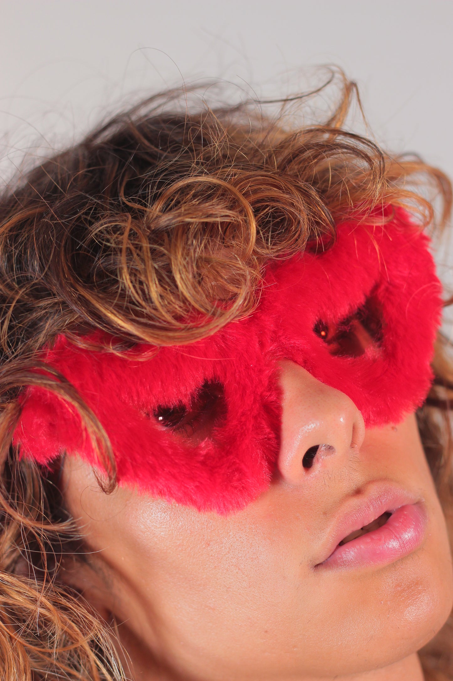 Lentes de peluche corazón rojo