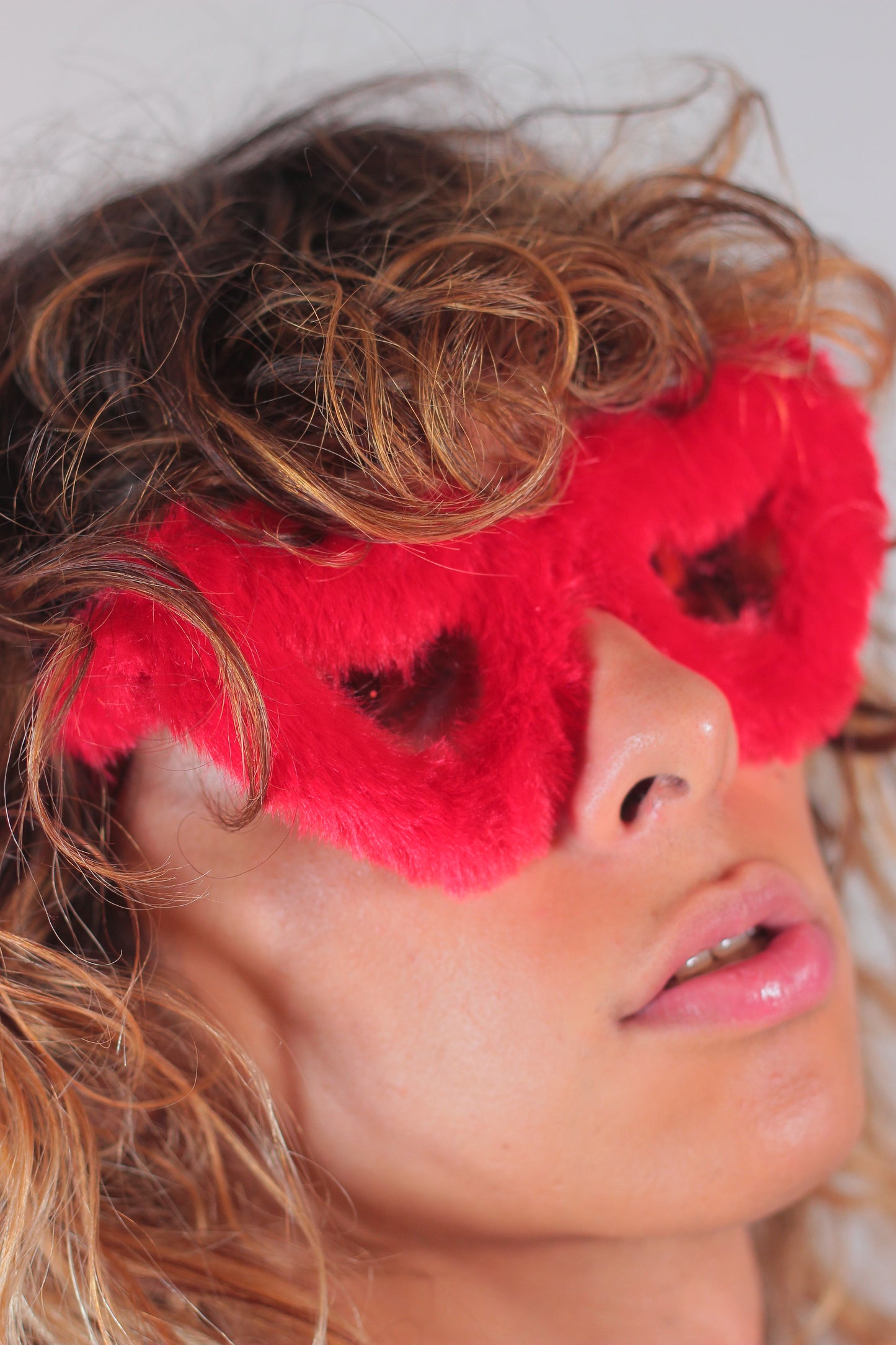 Lentes de peluche corazón rojo
