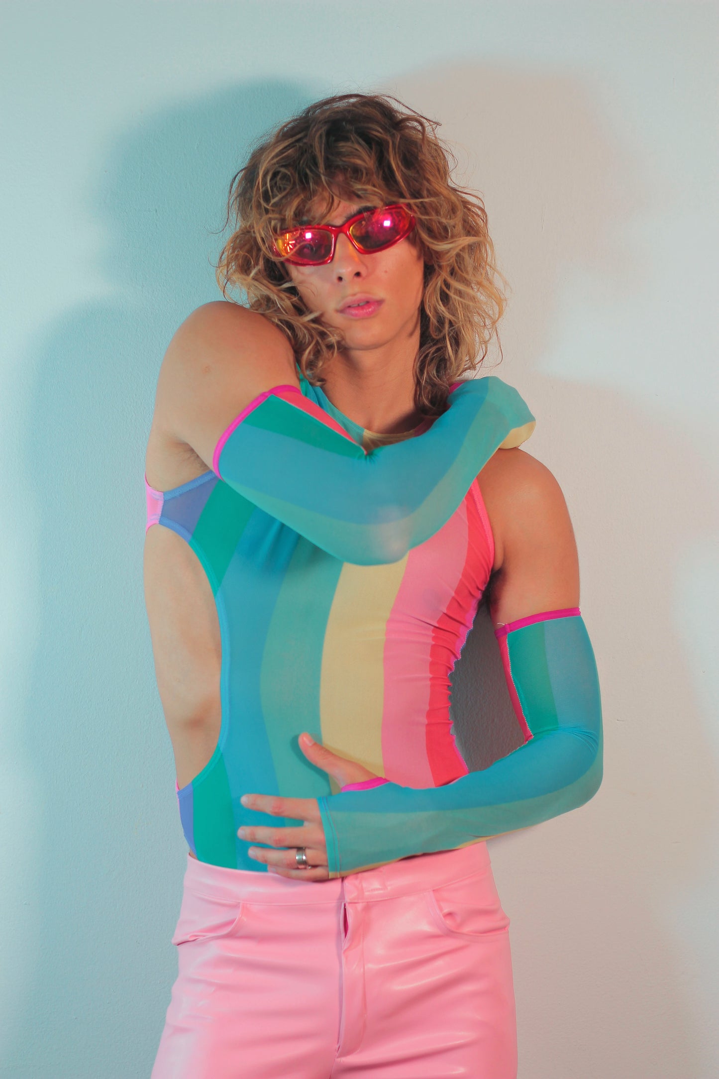 Body mesh arcoíris Pride con mangas