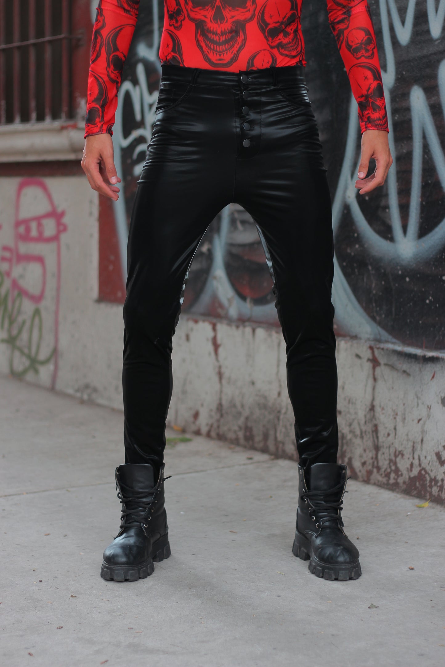 Vaquero vinil brilloso negro