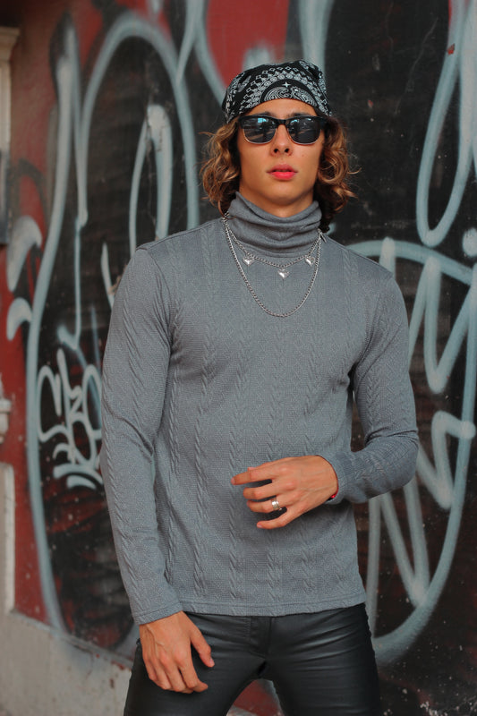 Top cuello alto gris grueso unitalla