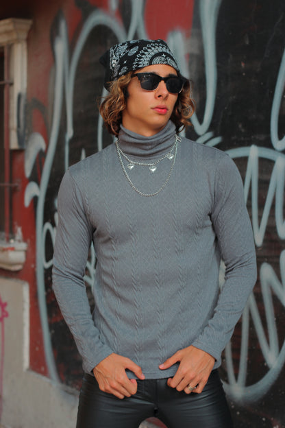 Top cuello alto gris grueso unitalla
